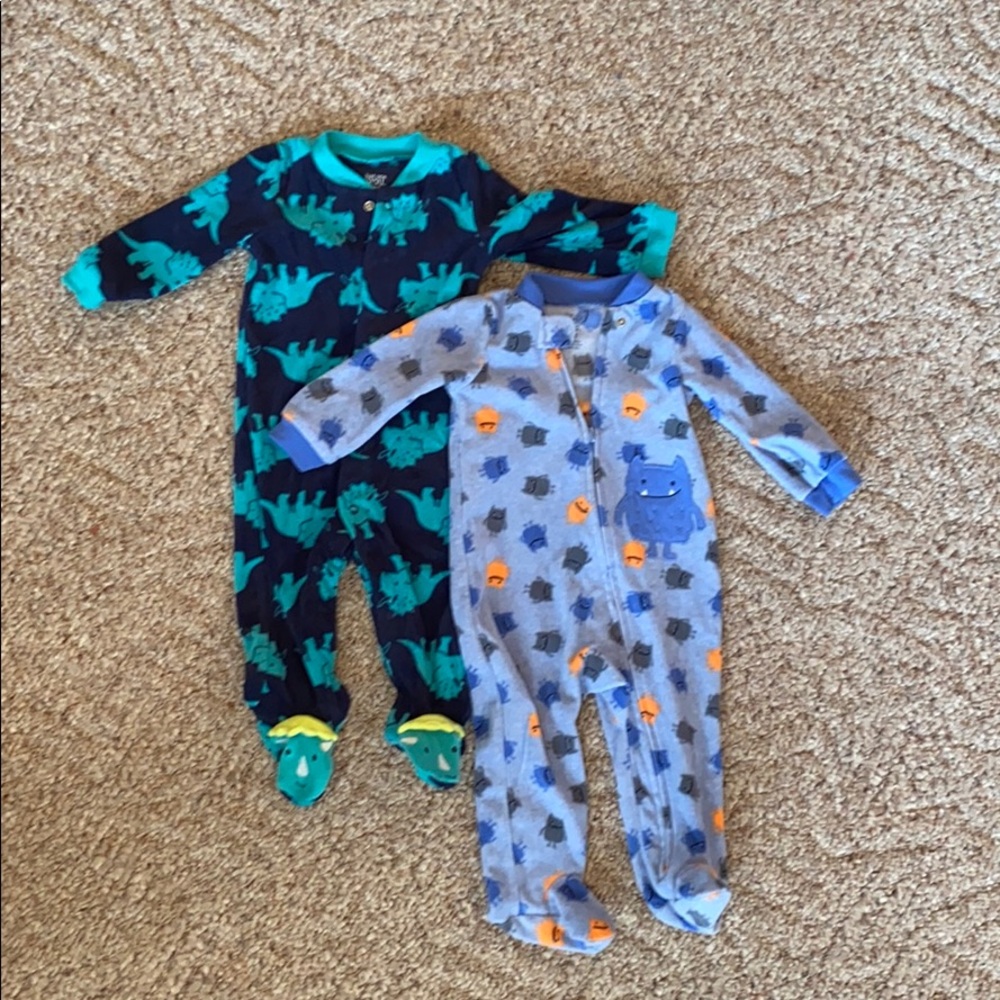 Two fleece long sleeve pajamas